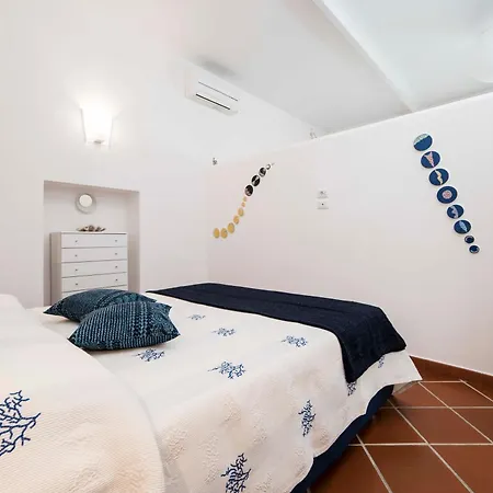 La 48 Holiday home *